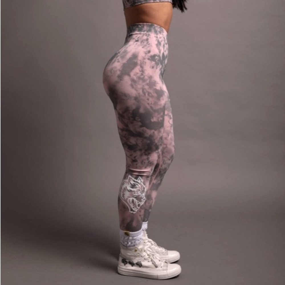 Darc Sport She Big Wolf Head "Everson Seamless" Leggings in Mauve
